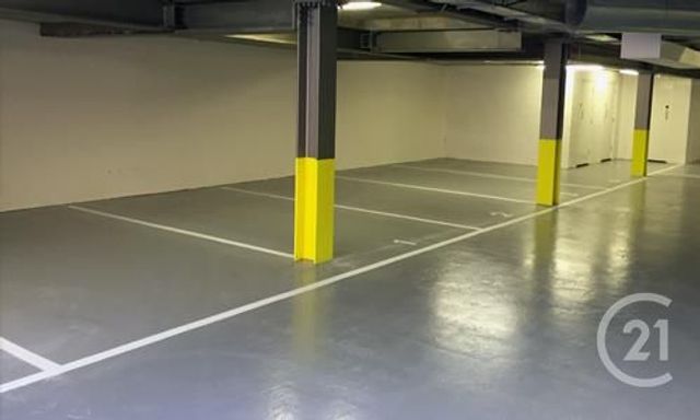 parking à vendre - 13.0 m2 - BRIGNOLES - 83 - PROVENCE-ALPES-COTE-D-AZUR - Century 21 Agence Vaubelle