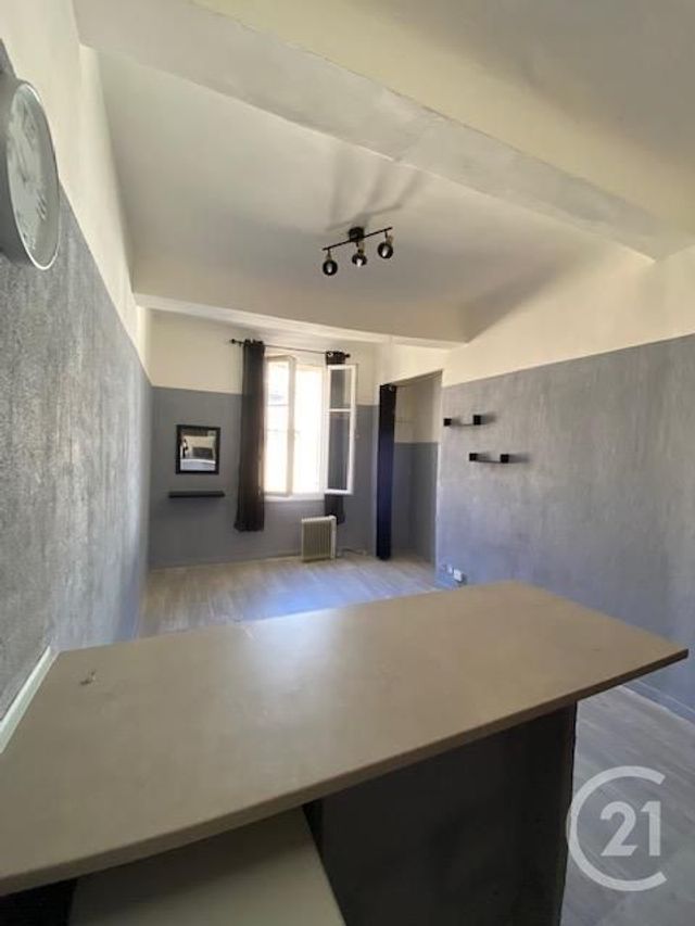 Appartement Studio à vendre - 1 pièce - 22.79 m2 - BRIGNOLES - 83 - PROVENCE-ALPES-COTE-D-AZUR - Century 21 Agence Vaubelle