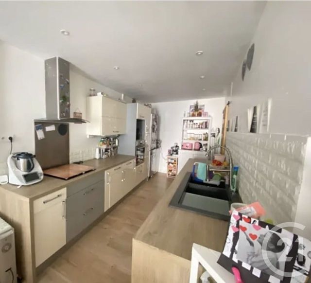 Appartement F3 à vendre - 3 pièces - 68.82 m2 - GAREOULT - 83 - PROVENCE-ALPES-COTE-D-AZUR - Century 21 Agence Vaubelle