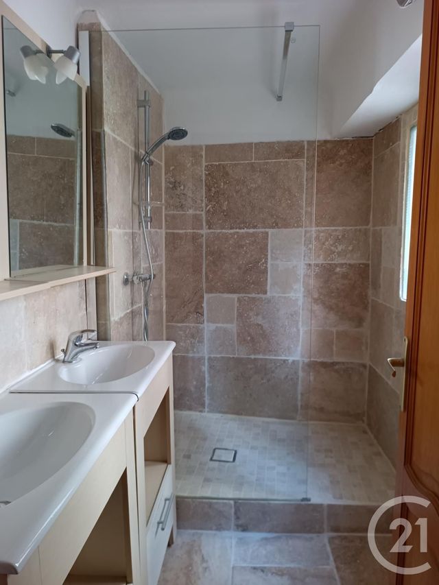 Appartement à vendre - 3 pièces - 68.8 m2 - BRIGNOLES - 83 - PROVENCE-ALPES-COTE-D-AZUR - Century 21 Agence Vaubelle