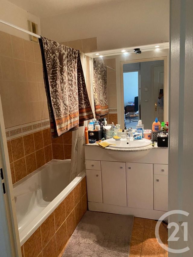 Appartement F2 à vendre - 2 pièces - 44.6 m2 - BRIGNOLES - 83 - PROVENCE-ALPES-COTE-D-AZUR - Century 21 Agence Vaubelle