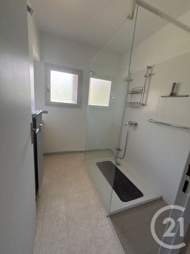 Appartement F2 à vendre - 2 pièces - 48.71 m2 - BRIGNOLES - 83 - PROVENCE-ALPES-COTE-D-AZUR - Century 21 Agence Vaubelle