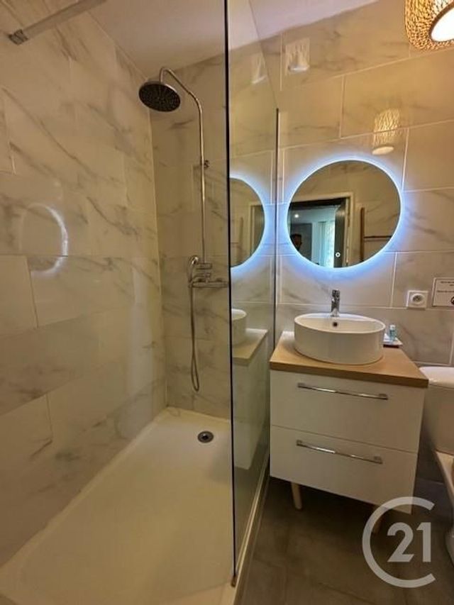 Appartement à vendre - 2 pièces - 43.5 m2 - BRIGNOLES - 83 - PROVENCE-ALPES-COTE-D-AZUR - Century 21 Agence Vaubelle