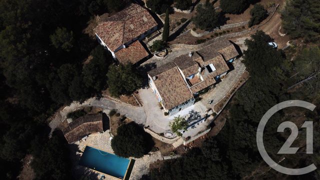 maison à vendre - 10 pièces - 225.0 m2 - PIGNANS - 83 - PROVENCE-ALPES-COTE-D-AZUR - Century 21 Agence Vaubelle