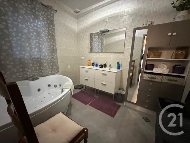 maison à vendre - 7 pièces - 212.0 m2 - BRIGNOLES - 83 - PROVENCE-ALPES-COTE-D-AZUR - Century 21 Agence Vaubelle