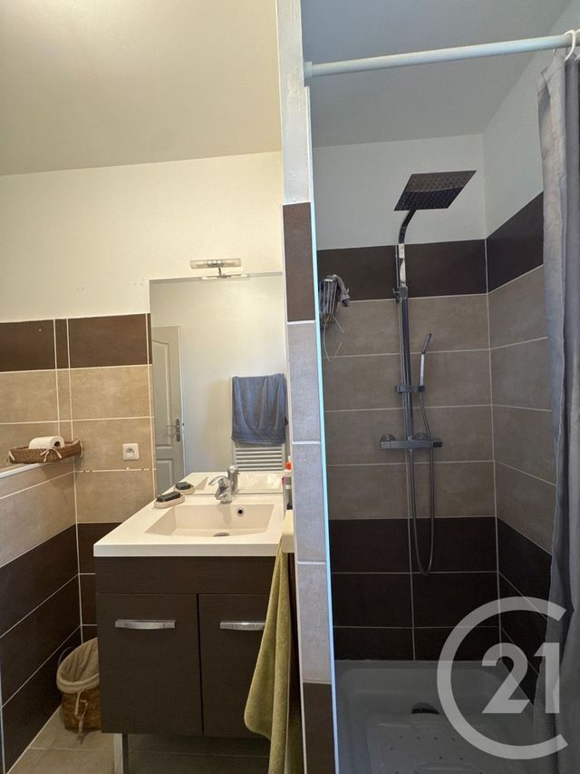 maison à vendre - 4 pièces - 73.0 m2 - PIGNANS - 83 - PROVENCE-ALPES-COTE-D-AZUR - Century 21 Agence Vaubelle