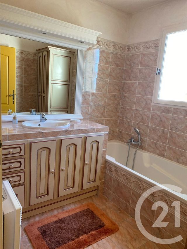 maison à vendre - 4 pièces - 140.0 m2 - BESSE SUR ISSOLE - 83 - PROVENCE-ALPES-COTE-D-AZUR - Century 21 Agence Vaubelle