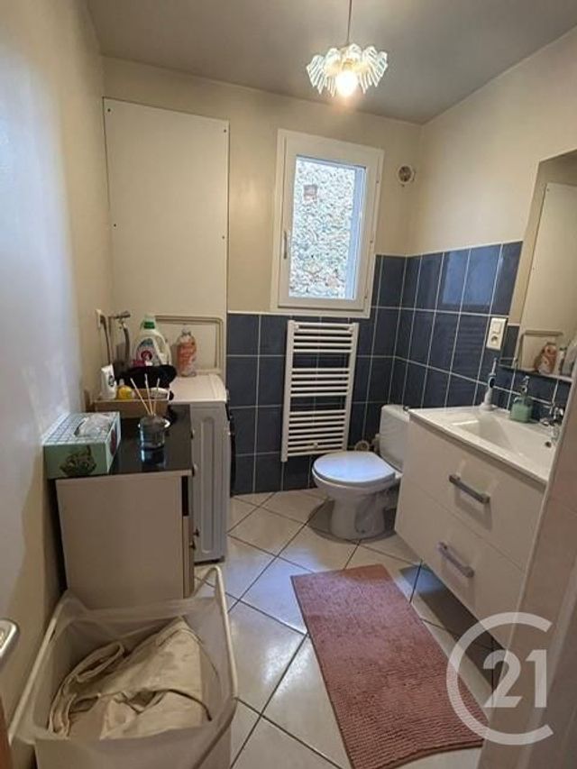 Appartement à vendre - 2 pièces - 46.44 m2 - LE VAL - 83 - PROVENCE-ALPES-COTE-D-AZUR - Century 21 Agence Vaubelle