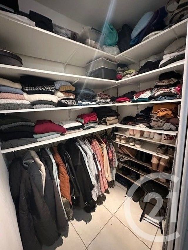 Appartement F2 bis à vendre - 2 pièces - 46.7 m2 - LE VAL - 83 - PROVENCE-ALPES-COTE-D-AZUR - Century 21 Agence Vaubelle