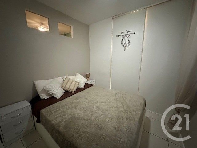 Appartement F2 bis à vendre - 2 pièces - 46.7 m2 - LE VAL - 83 - PROVENCE-ALPES-COTE-D-AZUR - Century 21 Agence Vaubelle