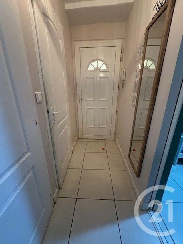 Appartement F2 bis à vendre - 2 pièces - 46.7 m2 - LE VAL - 83 - PROVENCE-ALPES-COTE-D-AZUR - Century 21 Agence Vaubelle