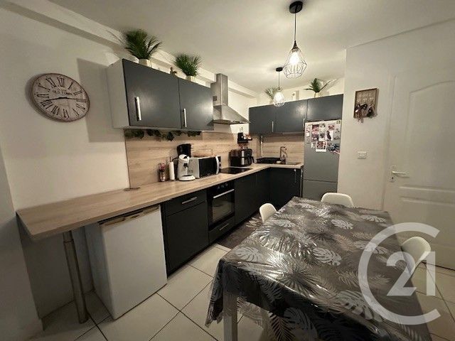 Appartement F2 bis à vendre - 2 pièces - 46.7 m2 - LE VAL - 83 - PROVENCE-ALPES-COTE-D-AZUR - Century 21 Agence Vaubelle