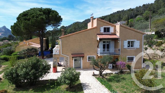 maison à vendre - 6 pièces - 206.0 m2 - CAMPS LA SOURCE - 83 - PROVENCE-ALPES-COTE-D-AZUR - Century 21 Agence Vaubelle