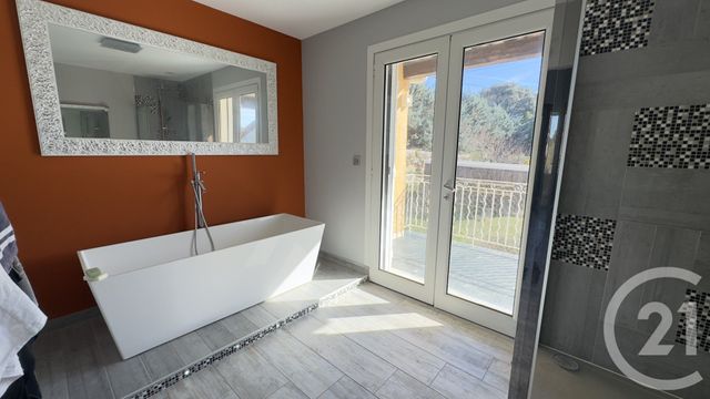 maison à vendre - 6 pièces - 206.0 m2 - CAMPS LA SOURCE - 83 - PROVENCE-ALPES-COTE-D-AZUR - Century 21 Agence Vaubelle