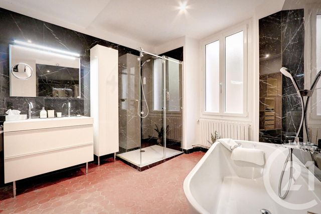 maison à vendre - 9 pièces - 270.0 m2 - PIGNANS - 83 - PROVENCE-ALPES-COTE-D-AZUR - Century 21 Agence Vaubelle