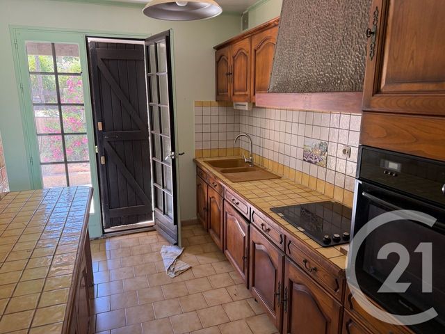 maison à vendre - 6 pièces - 105.0 m2 - GAREOULT - 83 - PROVENCE-ALPES-COTE-D-AZUR - Century 21 Agence Vaubelle