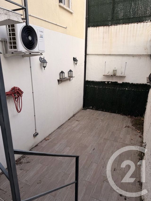 Appartement F3 à vendre - 2 pièces - 44.3 m2 - BRIGNOLES - 83 - PROVENCE-ALPES-COTE-D-AZUR - Century 21 Agence Vaubelle