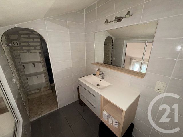 Appartement F3 à vendre - 2 pièces - 44.3 m2 - BRIGNOLES - 83 - PROVENCE-ALPES-COTE-D-AZUR - Century 21 Agence Vaubelle