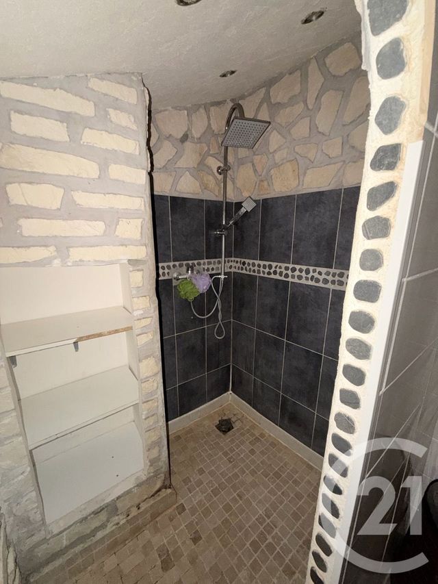 Appartement F3 à vendre - 2 pièces - 44.3 m2 - BRIGNOLES - 83 - PROVENCE-ALPES-COTE-D-AZUR - Century 21 Agence Vaubelle